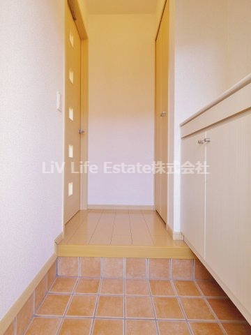 西東京市向台町１丁目のアパートの玄関