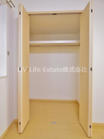 西東京市向台町１丁目のアパートの収納