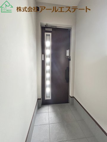 加古郡播磨町北本荘1丁目　　山陽電鉄「播磨町駅」徒歩9分の玄関