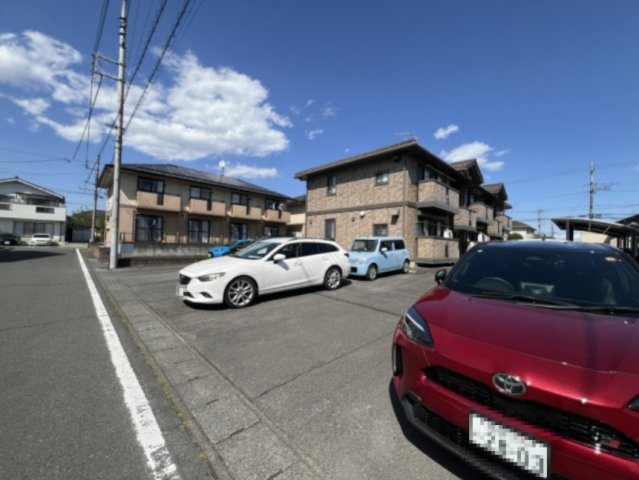 ヴィラ南雲Bの駐車場|高崎、前橋のお部屋探しはエンドスケープまで！お客様の理想お聞かせ下さい♪
