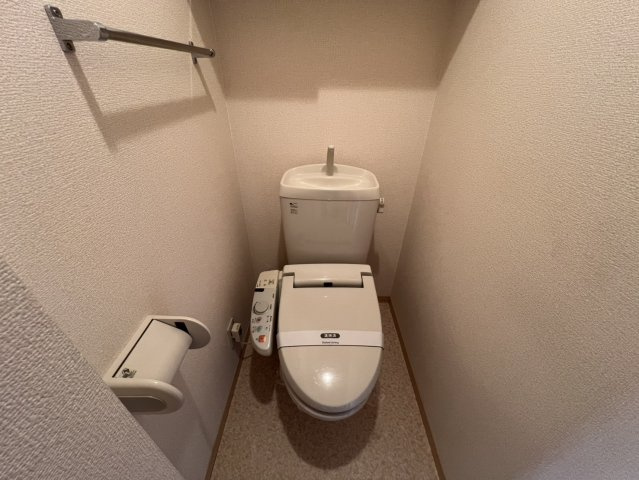 ヴィラ南雲Bのトイレ|高崎、前橋のお部屋探しはエンドスケープまで！お客様の理想お聞かせ下さい♪