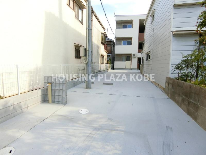 ウィングス垂水の駐車場