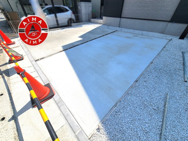糟屋郡志免町志免1丁目第4-1棟（1号棟）の駐車場|広々した駐車場になります。3台並列駐車となります。