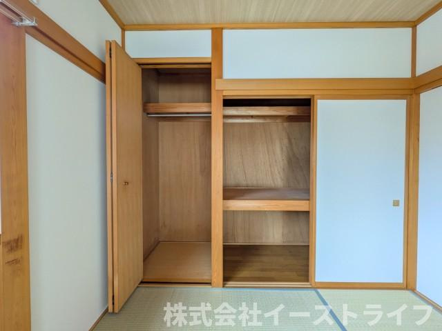 【中古物件】　いわき市小名浜字林ノ上　フルリフォーム済みの収納|西側奥の6帖の和室には押入れとクローゼットが完備されています