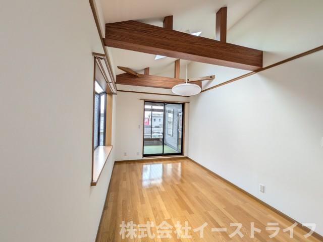 【中古物件】　いわき市小名浜字林ノ上　フルリフォーム済みの寝室|2階東側7.9帖の洋室