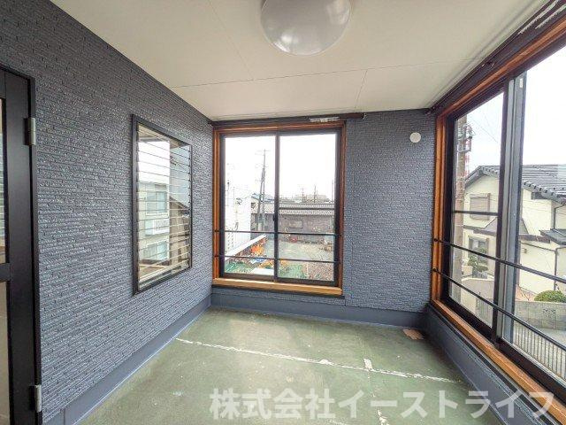 【中古物件】　いわき市小名浜字林ノ上　フルリフォーム済みのその他|2階西側4.5帖のサンルーム　東側と西側にそれぞれサンルームがついています！
