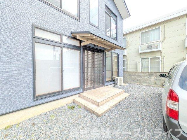 【中古物件】　いわき市小名浜字林ノ上　フルリフォーム済みの玄関|使いやすい引き戸の玄関です