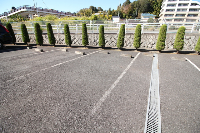 エクレールの駐車場