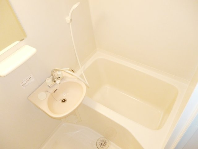 プロムナード中浦和の浴室|別号室の参考写真です。