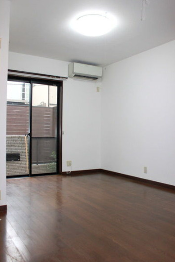 人丸町戸建の居間・リビング