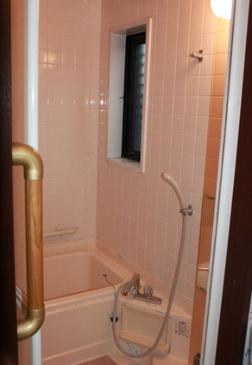 人丸町戸建の浴室