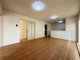 【外観】 | 読谷村喜名Ⅱ（全11棟）B・C・D・F・I号棟 | C号棟　並列駐車3台完備♪