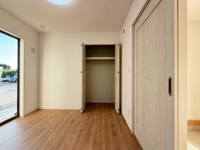 【居間・リビング】 | 読谷村喜名Ⅱ（全11棟）B・C・D・F・I号棟 | C号棟　LDK16帖♪