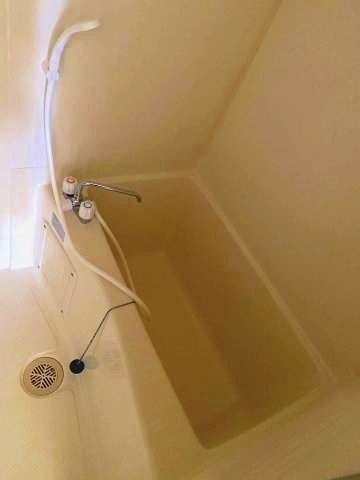 泉三嶽根貸家の浴室