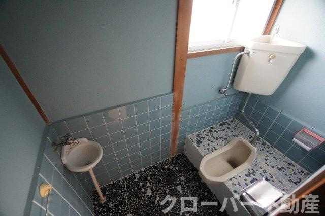 郡家町借家のトイレ