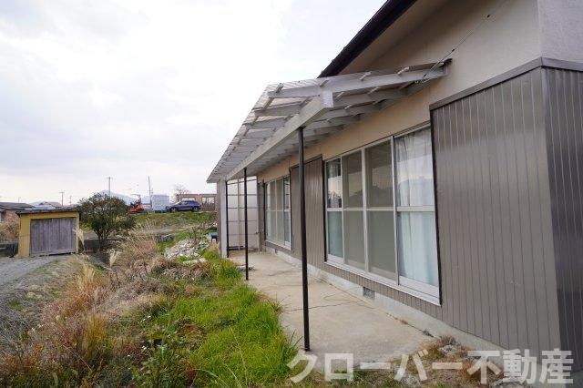 郡家町借家のバルコニー