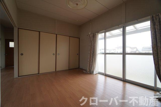 郡家町借家の居間・リビング