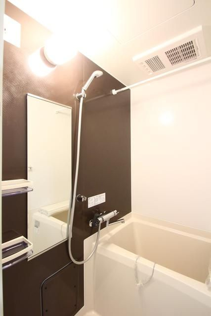 ルミウス東山の浴室