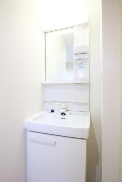 ルミウス東山の洗面所