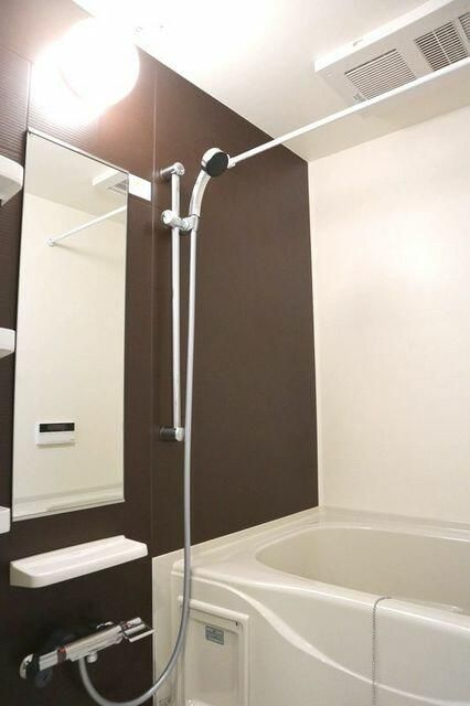 ルピナス昭和町の浴室