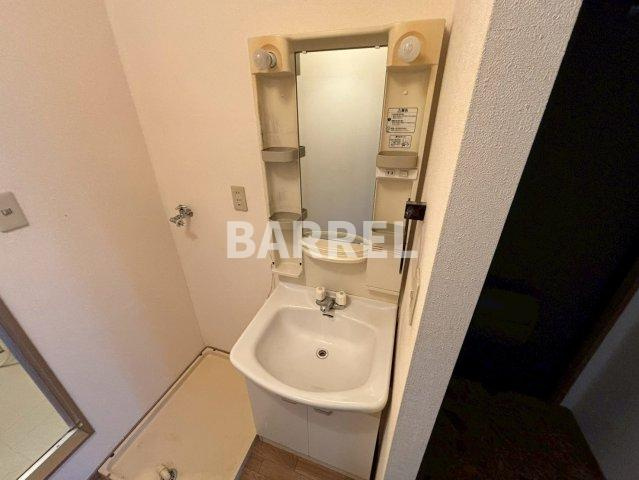 パリス北桜塚の独立洗面台