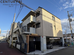 敷地内に駐輪場、駐車場があります