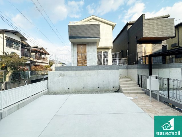 川西市松が丘町　新築一戸建て