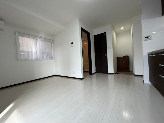 ファーストハイツの居間・リビング|ゆったりとした居間です