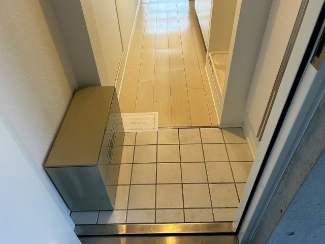 ＥＤＩＴ新宿富久町の玄関|ＥＤＩＴ新宿富久町