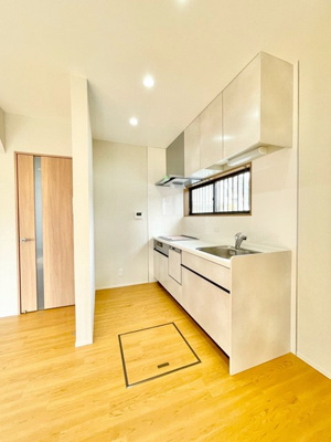 【内装】 | 吹田市山田東1丁目中古戸建 | 弊社のファイナンシャルプランナーより、将来に向けた資金計画・住宅ローンの無料相談が皆様に大変ご好評頂いております！物件ご購入の前に、まずはお気軽にご相談くださいませ。