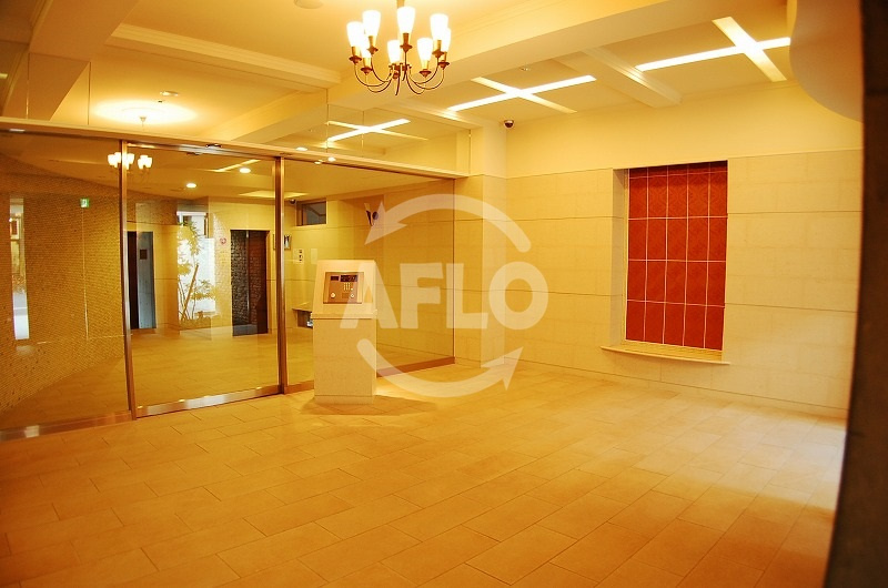 レジュールアッシュ心斎橋LUXEのロビー|レジュールアッシュ心斎橋リュクス　開放的なロビー