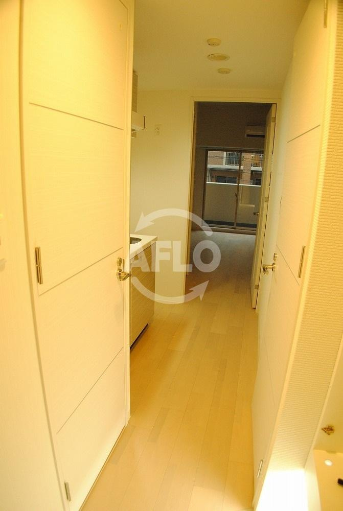 レジュールアッシュ心斎橋LUXEの内装|レジュールアッシュ心斎橋リュクス　玄関廊下