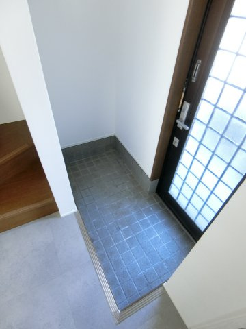 テラスハウス富塚の玄関