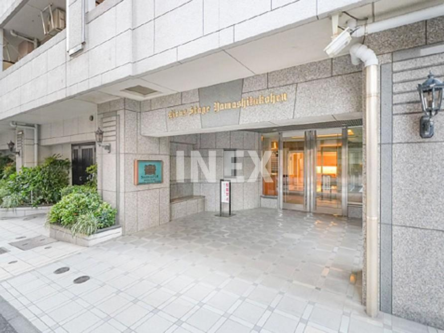 横浜市中区山下町の賃貸マンションのエントランス
