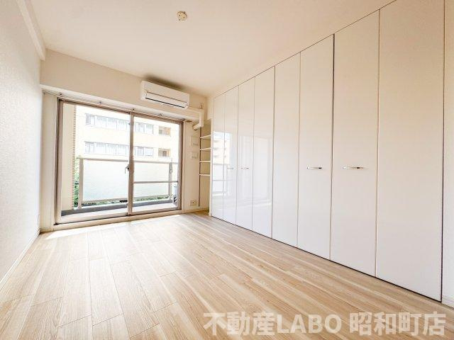 ノステルコート夕陽丘の洋室