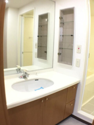 【洗面所】 | ルネ戸田公園駅前 | 広い洗面スペース