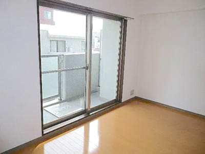 【バルコニー】 | フロントシティ文京 | 暖かな日差しのふりそそぐバルコニー