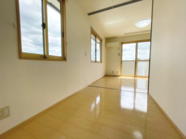 グリーンエイト小林の居間・リビング