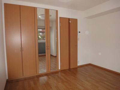 【寝室】 | アリウス川崎