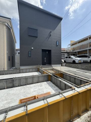 【外観】 | 小田急小田原線「座間駅」徒歩15分の新築戸建♪
安心の歩道付きの整備されたバス通りに面した立地♪