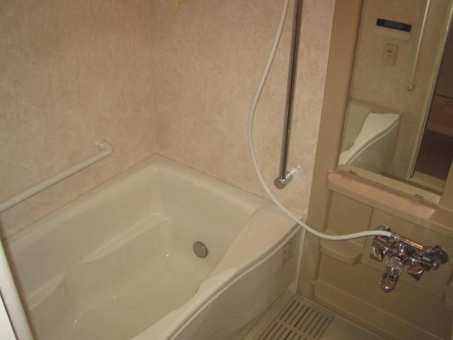 国立市中１丁目の中古マンションの浴室