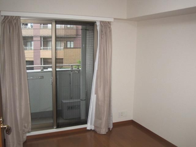 国立市中１丁目の中古マンションの洋室