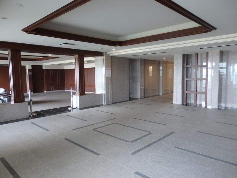 コスモフォレスタ箕面のエントランス