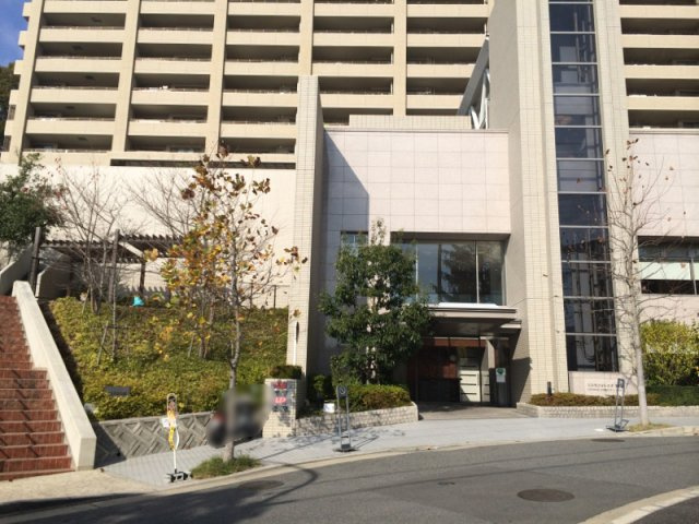 コスモフォレスタ箕面の外観