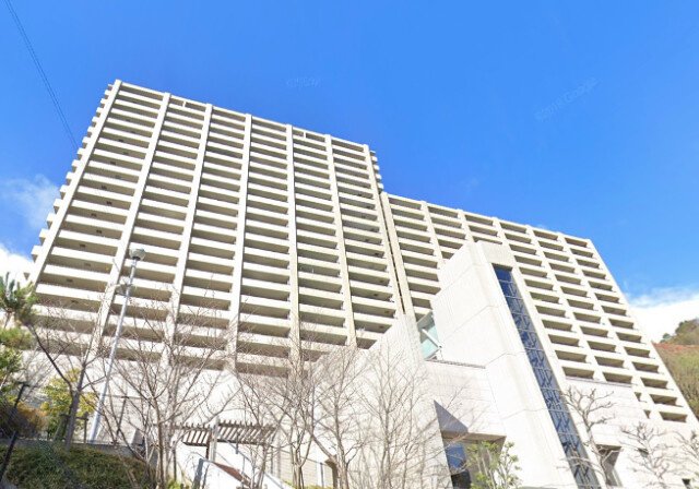 コスモフォレスタ箕面の外観