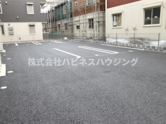 レガーメの駐車場