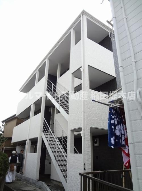 川崎市多摩区菅稲田堤１丁目のアパートの外観