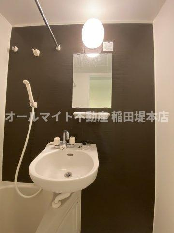 川崎市多摩区菅稲田堤１丁目のアパートの洗面所