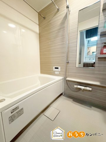 音羽初田町の浴室|【浴室】
浴室暖房換気乾燥機付きの浴室！
現地（2026年5月10日）撮影