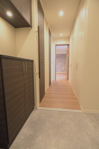 にゃーメゾン大町東の玄関